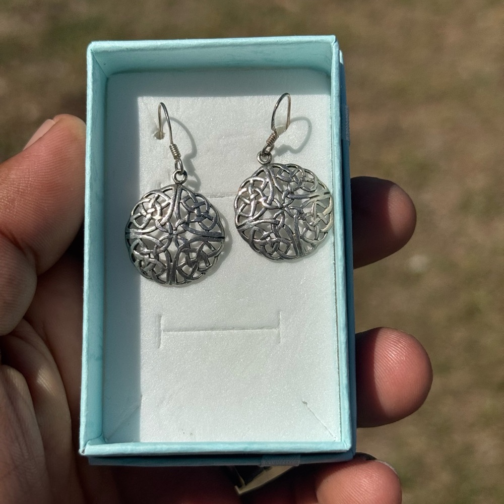 Elegant 925 Silver Celtic Knot Dangle Earrings